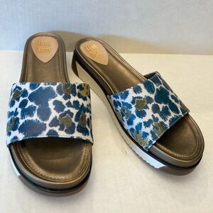 Jane And The Shoe Hannah platform slide sandals NWOB Sz-9.5.  E
